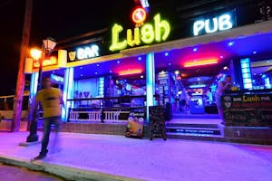Lush Bar
