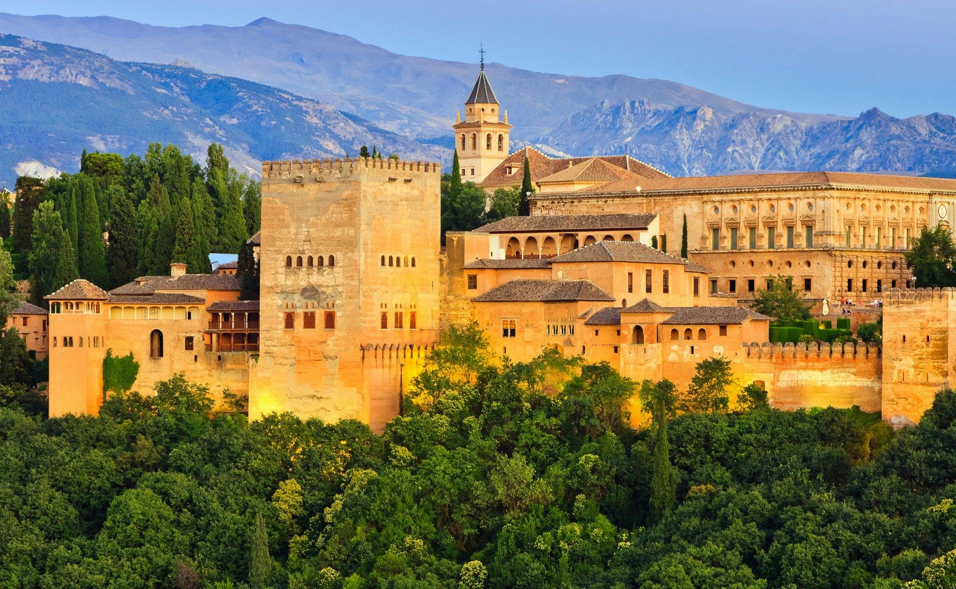 Trip to Granada - The Alhambra Palace & Generalife Gardens La Cala de ...